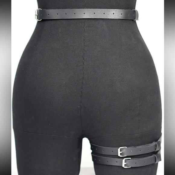 Black Vegan PU Leather Single Leg Bottom Harness Belt - Picture 3 of 5